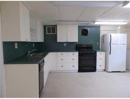 131 Main St #a - Photo 3 of 12