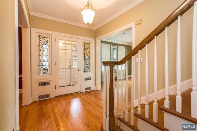 22 Serafin Pl - Photo 3 of 24