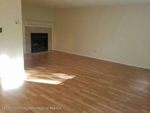 92 Reynolds Ct - Photo 2 of 9