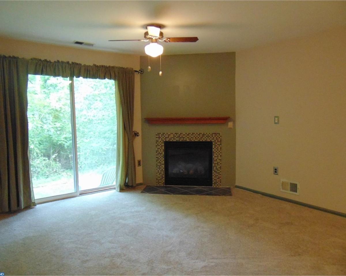 32 Juniper Ct - Photo 3 of 15