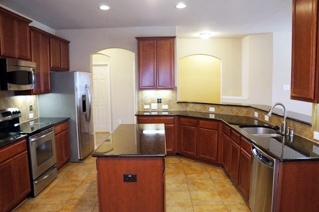 15728 Wheelhorse Trail - Photo 3 of 10
