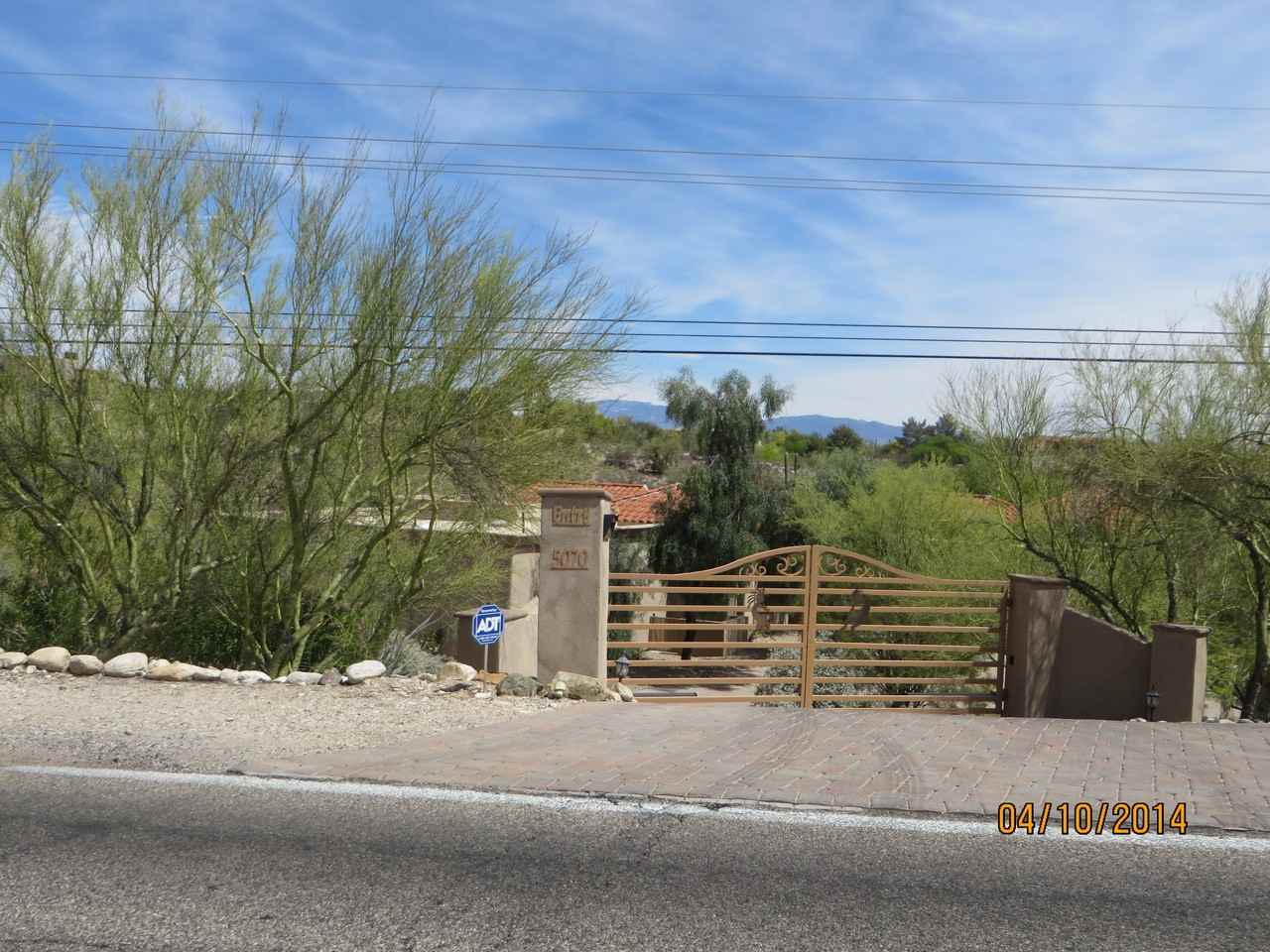 5070 N Hacienda Del Sol Rd - Photo 3 of 18