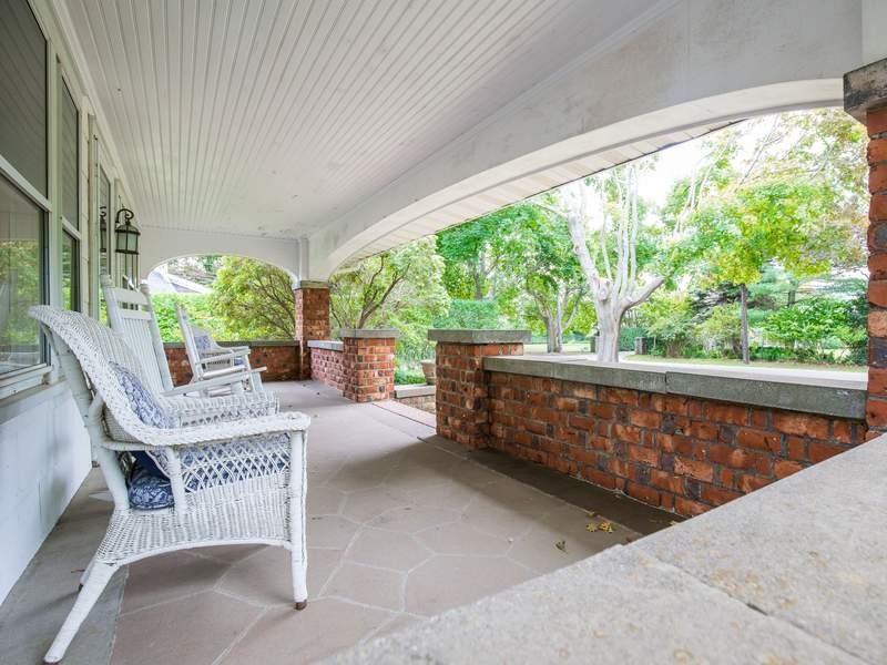 93 Meeting House Ln - Photo 2 of 11