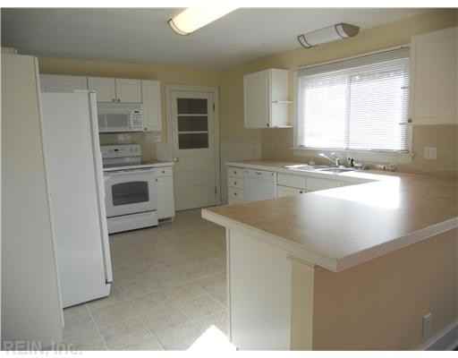 2276 Manning Rd - Photo 2 of 10