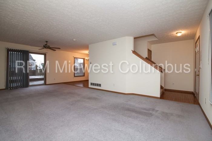 2672 Fernwood Dr - Photo 3 of 32