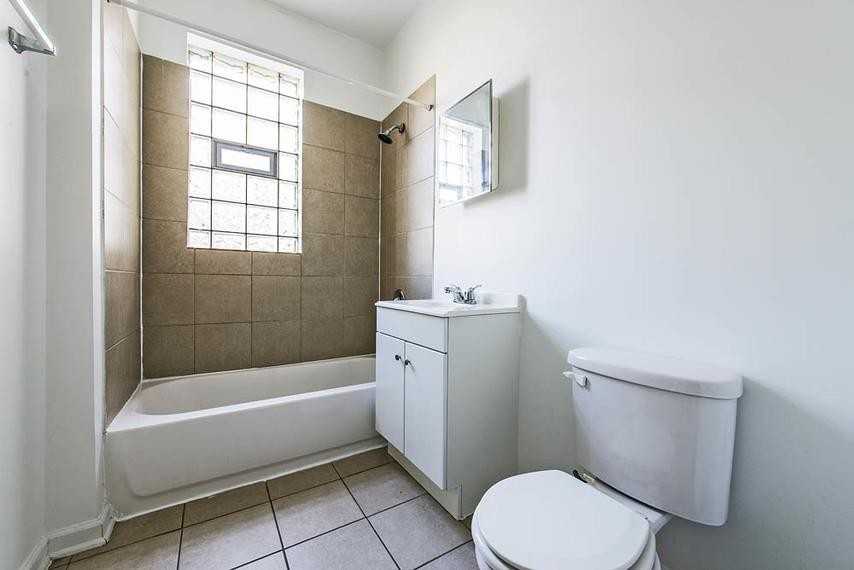 148 N La Crosse Ave - Photo 3 of 9