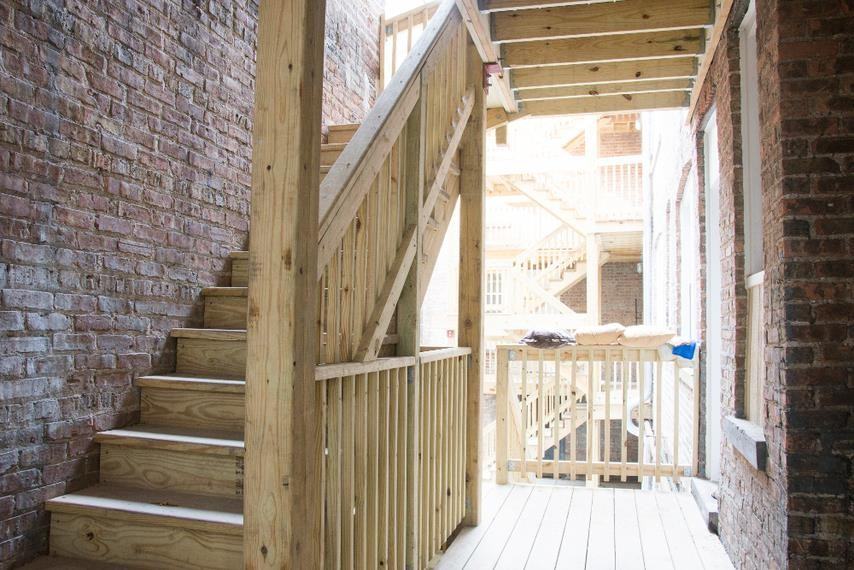 1860 S Komensky Ave - Photo 2 of 8