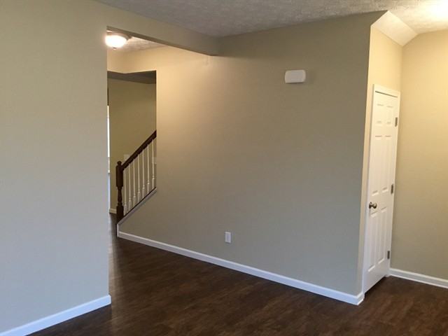 1300 Wagy Square - Photo 3 of 16