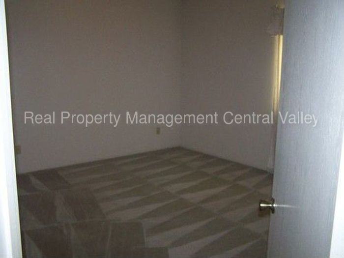 5028 John Wayne Dr - Photo 3 of 15