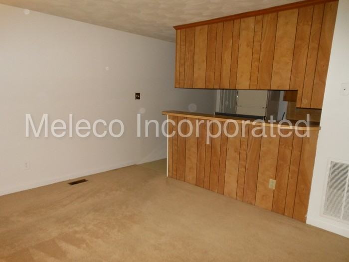 404 Summitt Ave - Photo 2 of 13