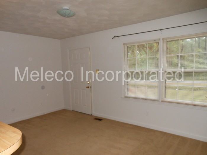 404 Summitt Ave - Photo 3 of 13