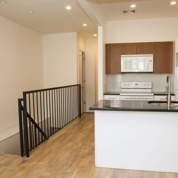 Wyckoff Ave & Cornelia St #1f