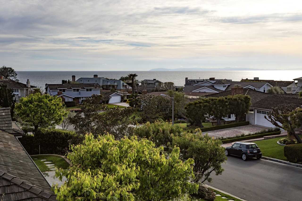 224 Driftwood Rd - Photo 2 of 36