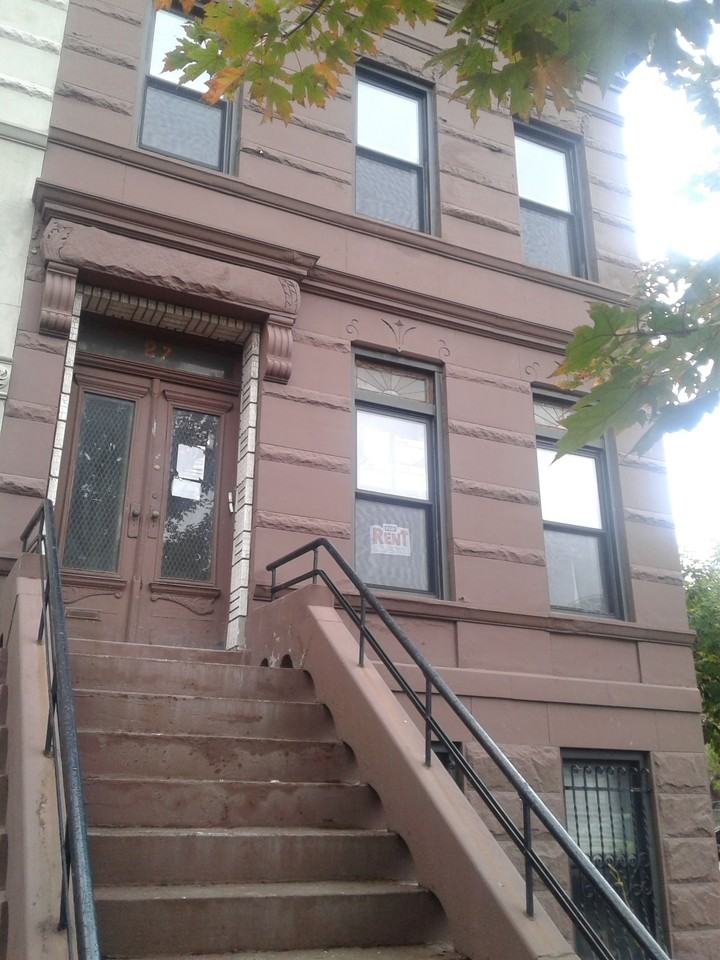 27 St Charles Pl - Photo 2 of 6