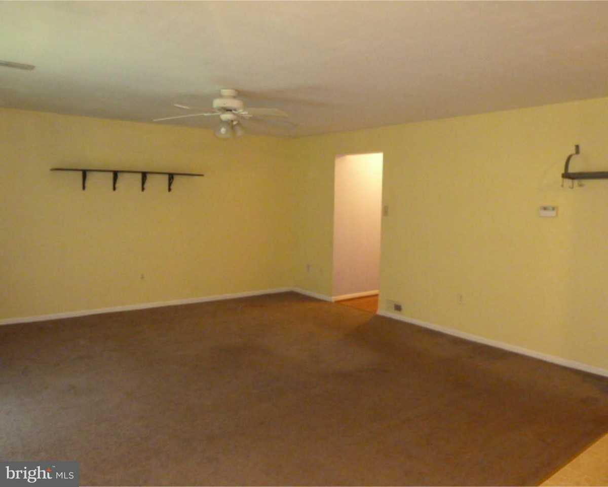 17 Chelmsford Ct - Photo 3 of 8