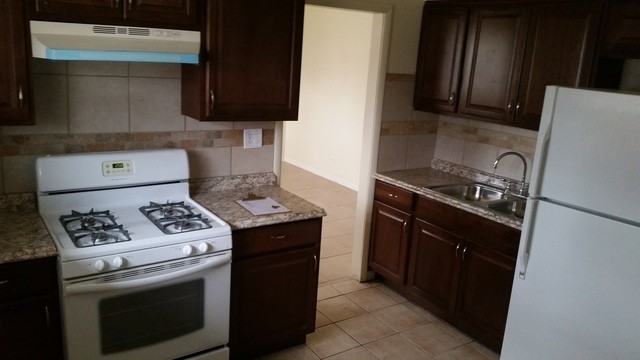 14741 Dobson Ave - Photo 2 of 9