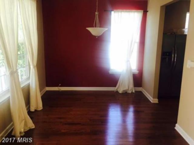 8507 58th Ave - Photo 2 of 6