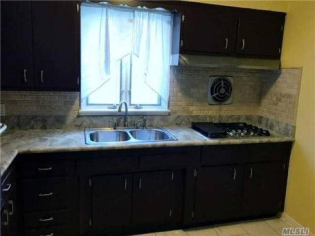 248-33 Cambria Ave - Photo 2 of 3