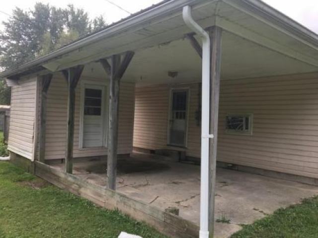 1035 W York Rd - Photo 2 of 6