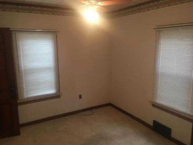 1017 Spring St - Photo 3 of 6
