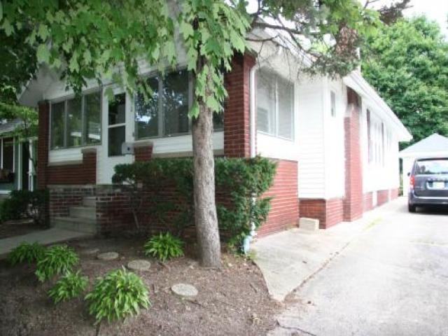 410 Evergreen St - Photo 3 of 6