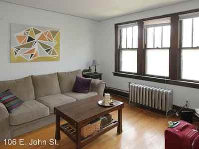 106 E. John St. - Photo 2 of 9