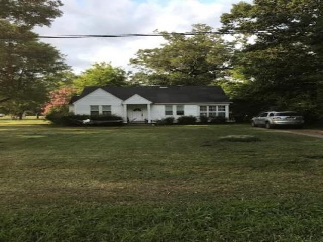 1217 Hickory Ln - Photo 2 of 3