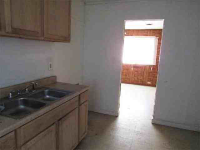 1609 N Olive St - Photo 3 of 6