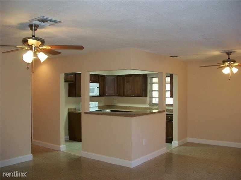 391 NW 48th Ave - Photo 2 of 5