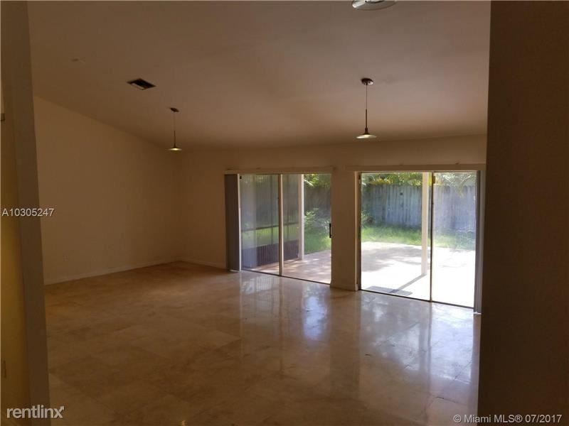 20525 NE 9th Ct - Photo 3 of 24