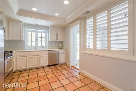 2 Bisquine St - Photo 2 of 16