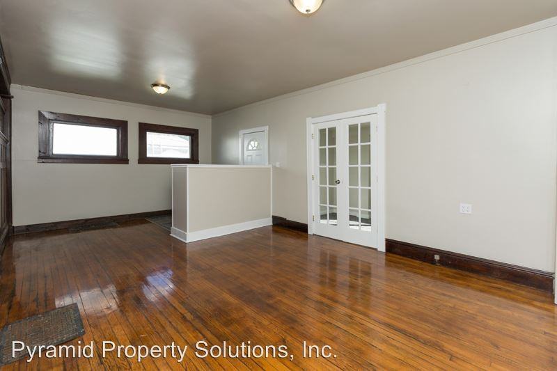 1600 23rd St - Photo 2 of 26