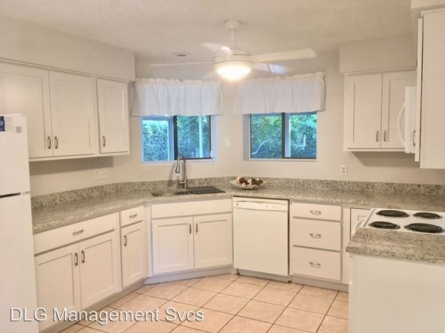 13618 Clubside Dr - Photo 2 of 13