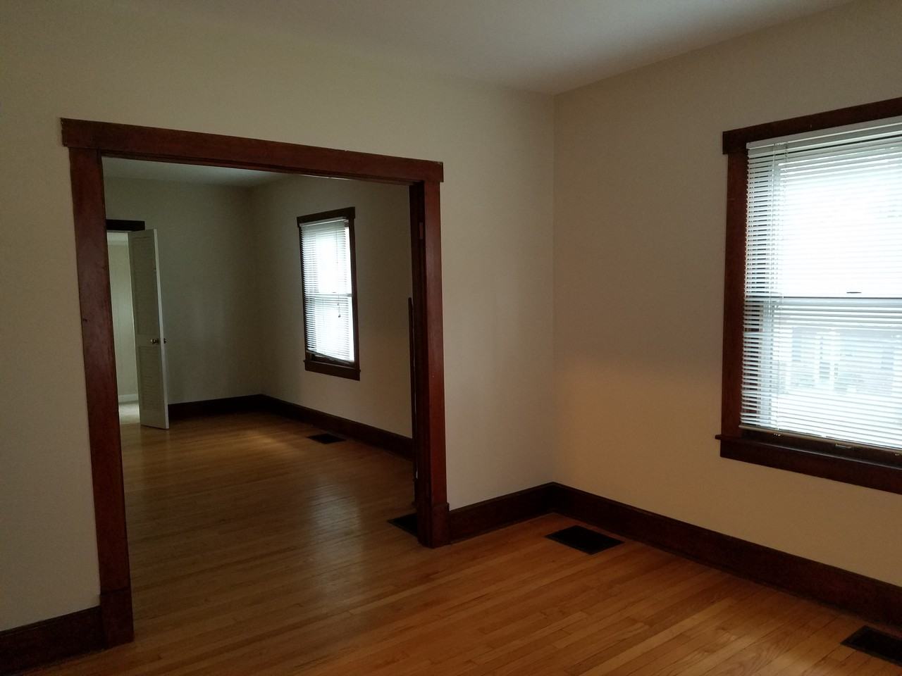 8838 Powell Ave - Photo 2 of 9