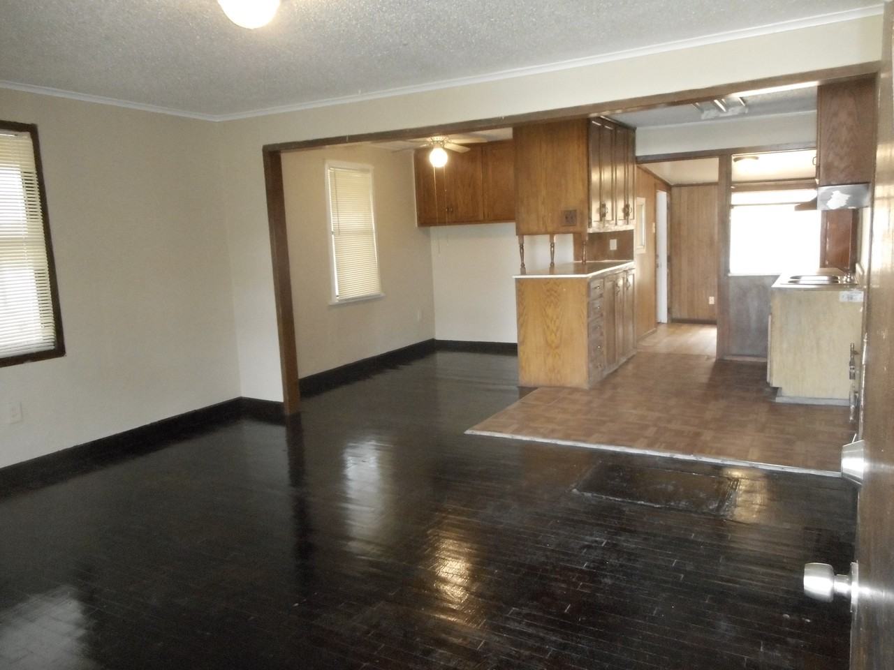 2135 Clifton Ave - Photo 3 of 19