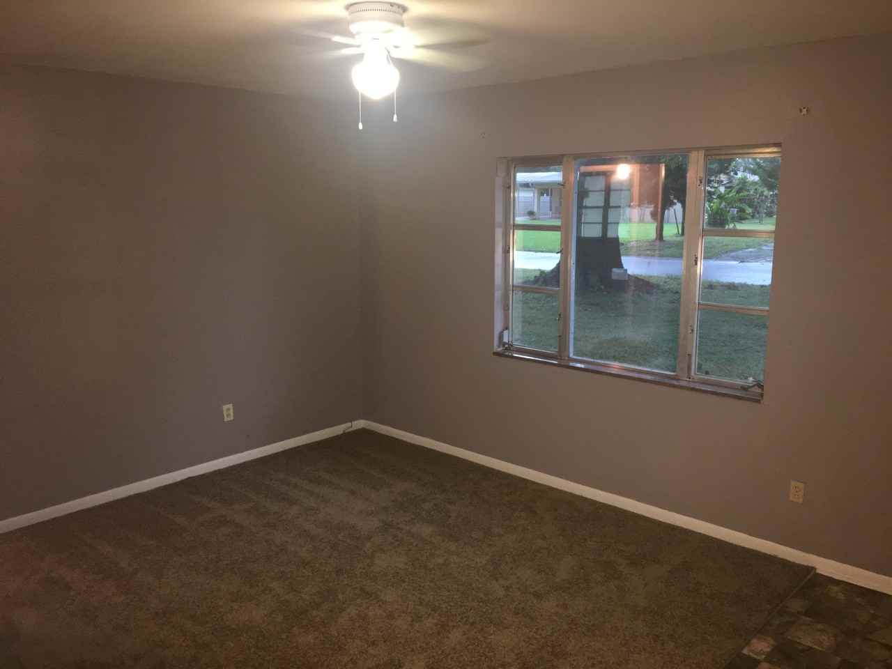 2305 W Crawford St - Photo 3 of 10