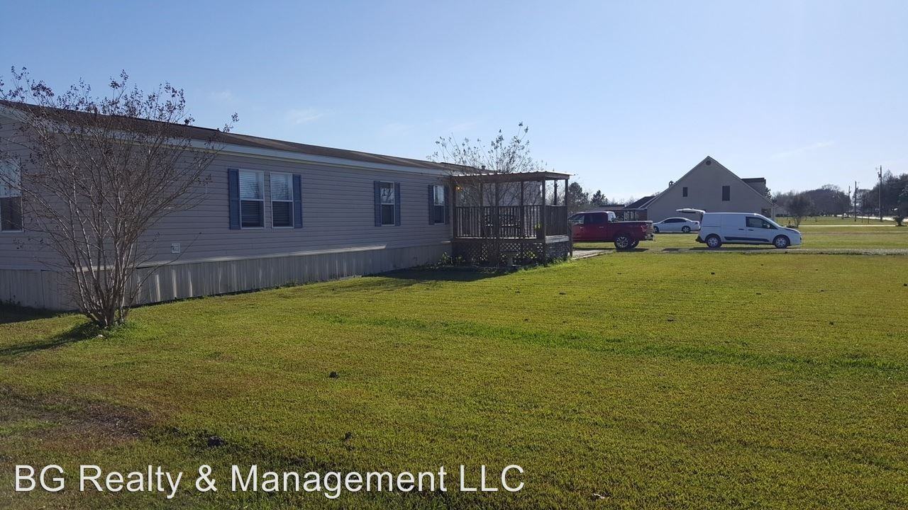 1060 Clayton Castille Rd - Photo 3 of 8