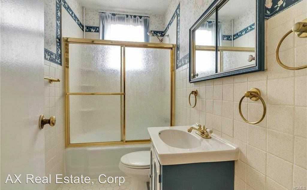 61 Spring St - Photo 3 of 34