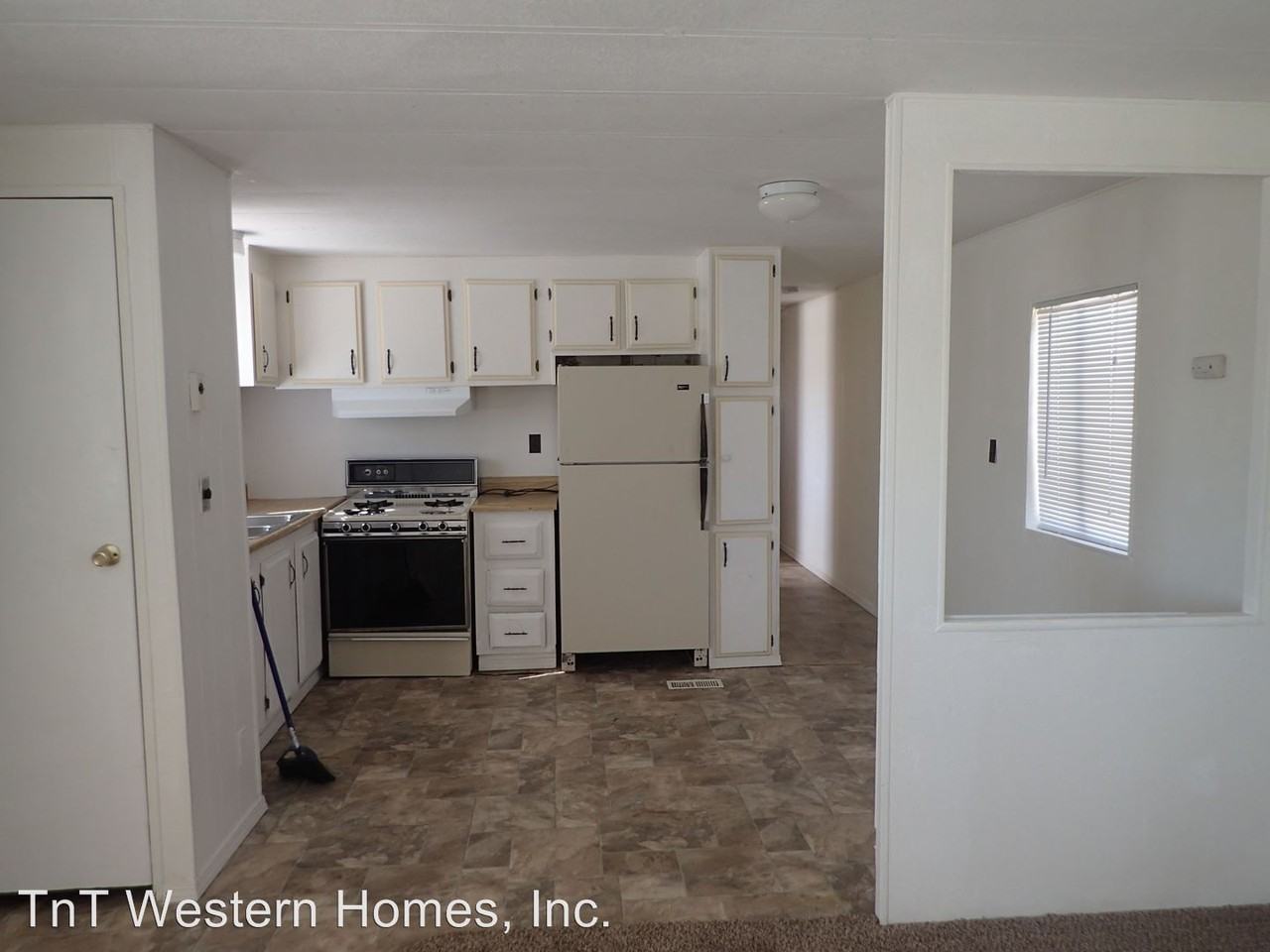 1249 N Charles St - Photo 3 of 9