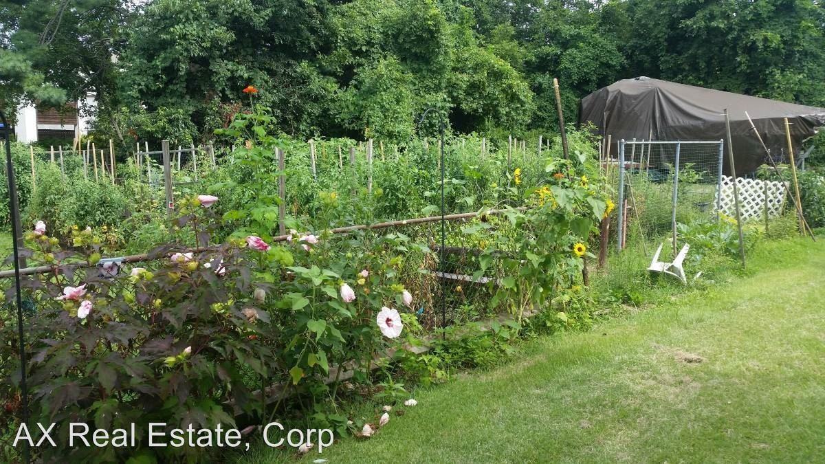 631 Willow St - Photo 3 of 11