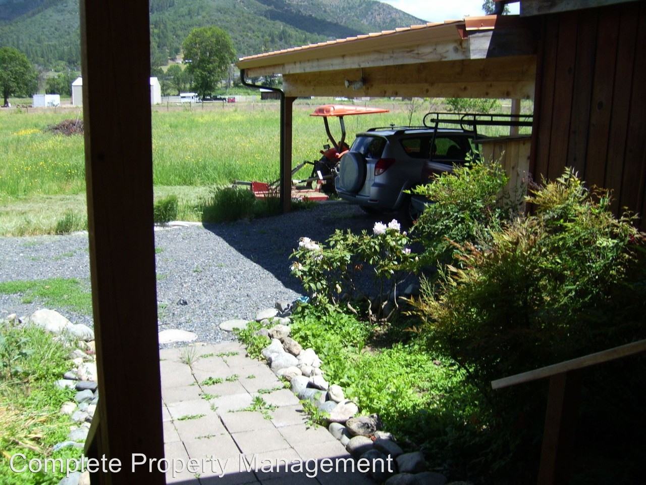 570 Hamilton Rd - Photo 2 of 29