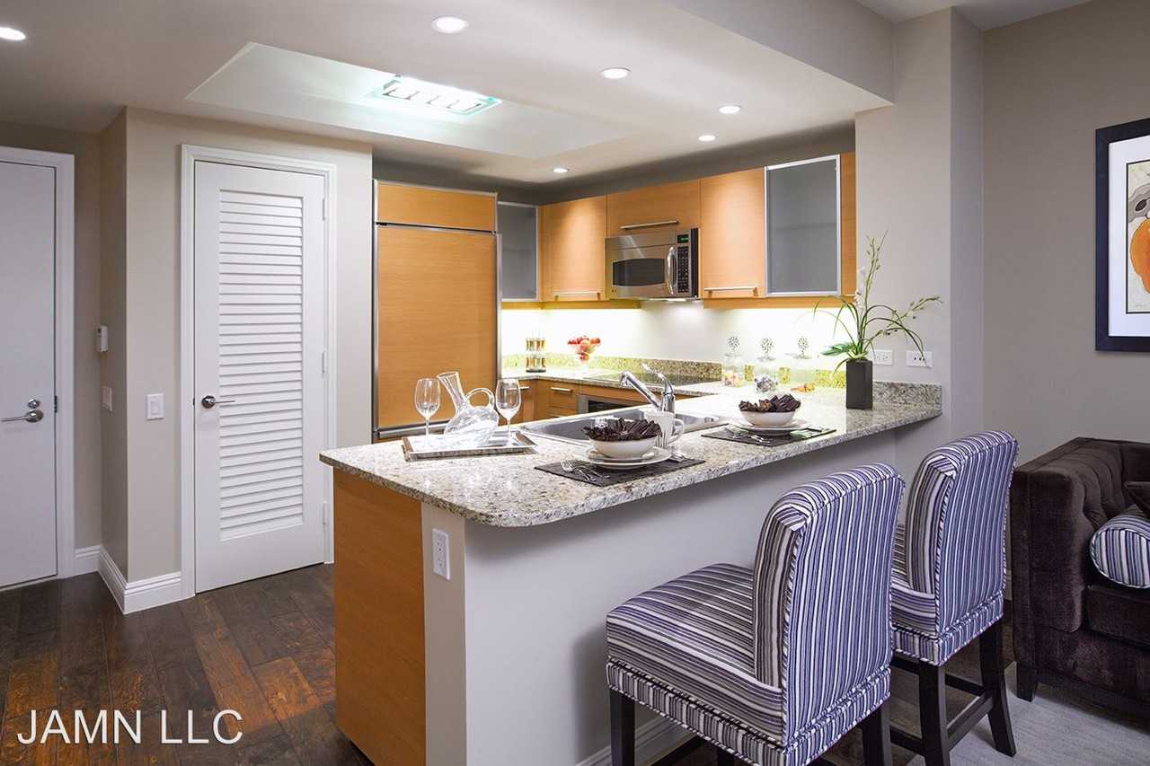 222 Karen Ave - Photo 3 of 10