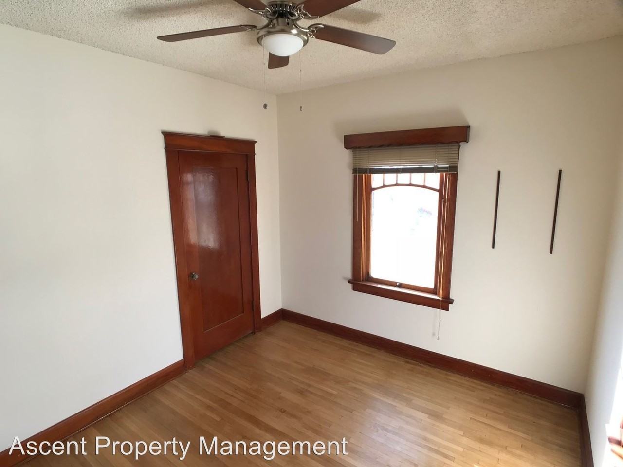 2484 Capitan Ave - Photo 3 of 23