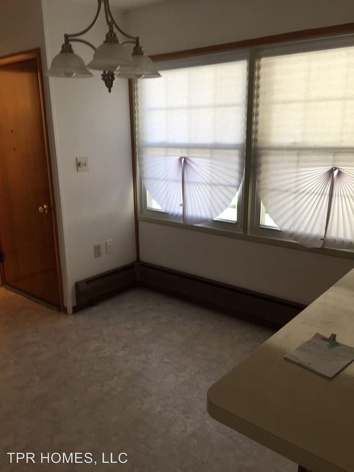 17 Twisting Ln - Photo 3 of 9