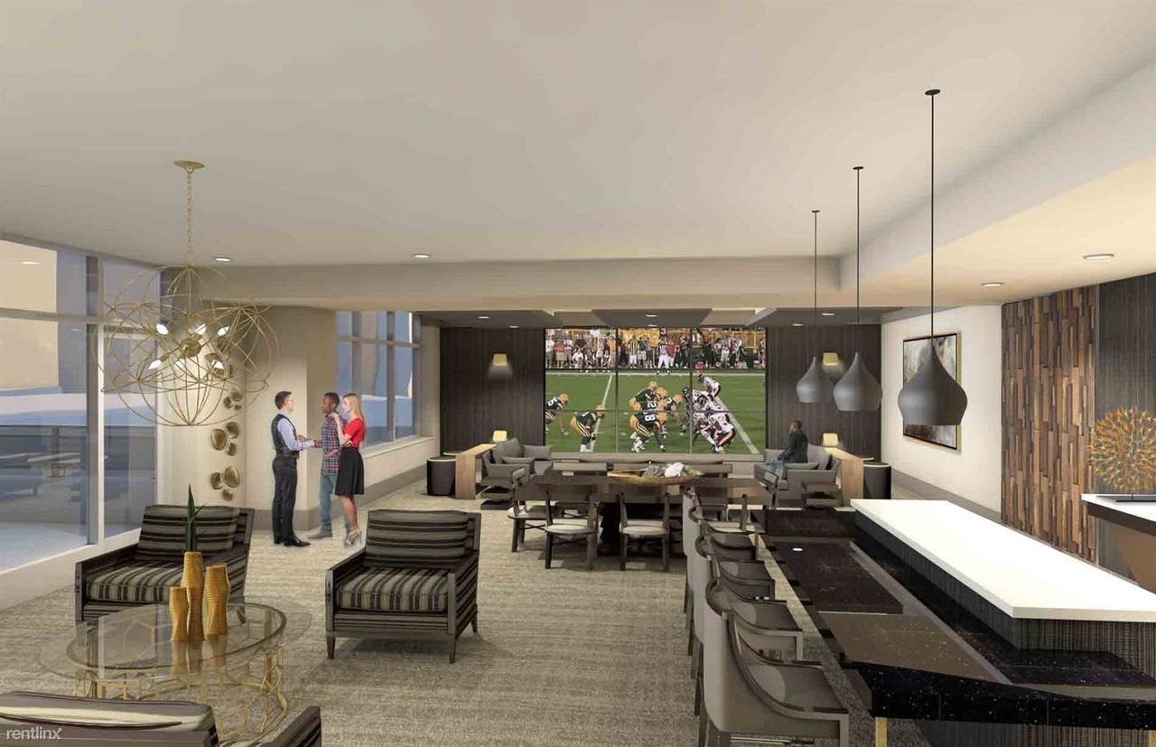 730 S Clark St - Photo 3 of 5