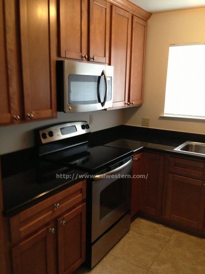 1227 Flora Ave - Photo 2 of 7