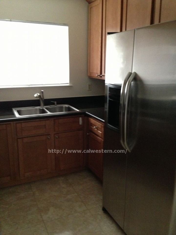 1227 Flora Ave - Photo 3 of 7