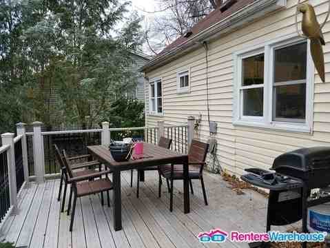 57 Logan Ave W - Photo 2 of 14