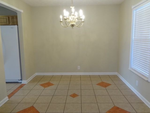 2425 Edencrest Dr - Photo 3 of 14