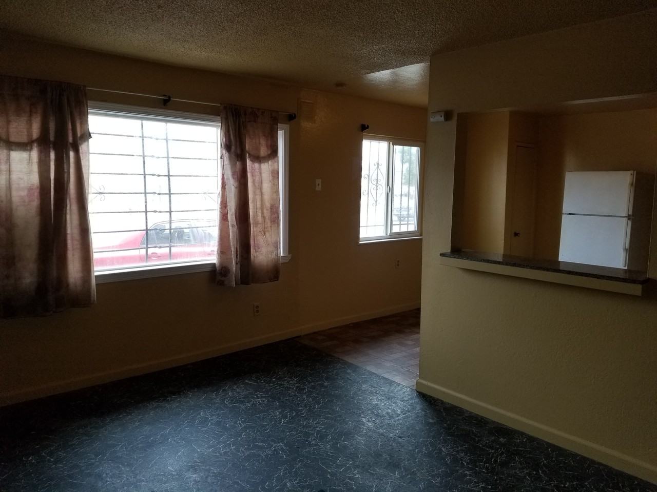 935 935 21st Street - Photo 3 of 11